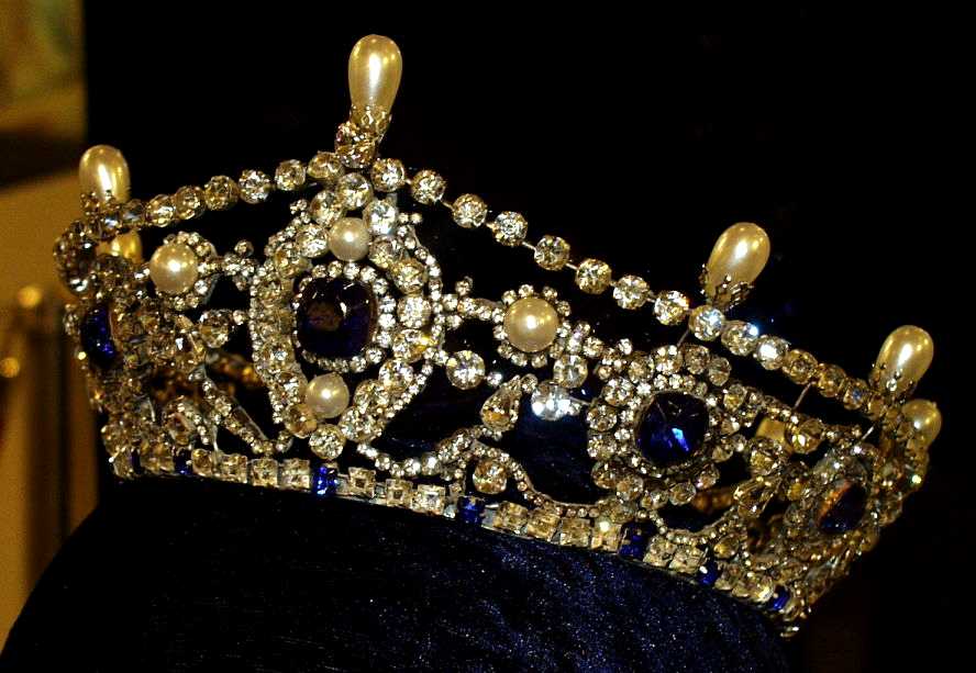 tiara diadem