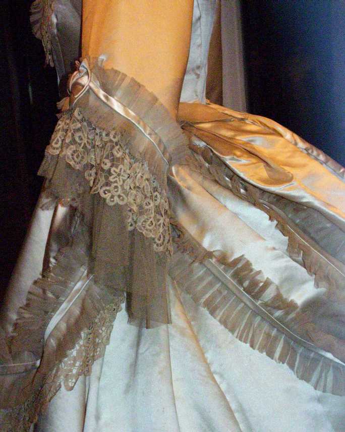 Victorian at V&A – Naergi's Costuming Site
